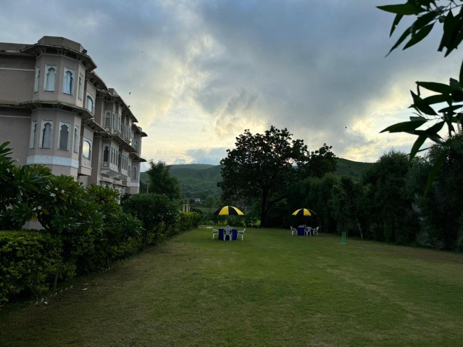 Jag Aravali Resort Udaipur By Naina Staycation - Best For Corporate Events - Family Parties - Mice Dış mekan fotoğraf